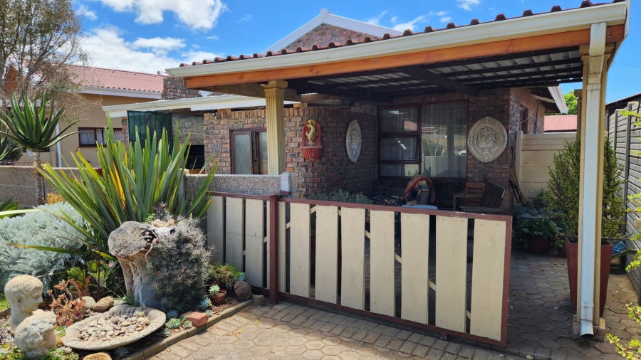 3 Bedroom Property for Sale in Hartenbos Central Western Cape